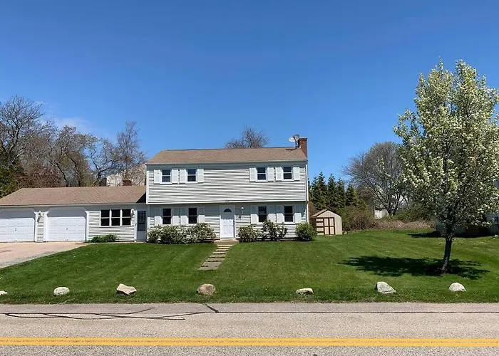 Spacious 5Br Beach House Vacation-Walk To Scarborough!