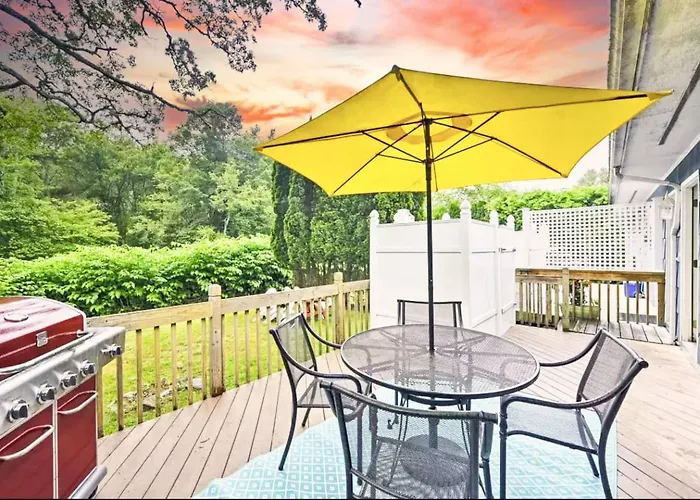 Beautiful Home W Deck 1 Mile To The Ocean